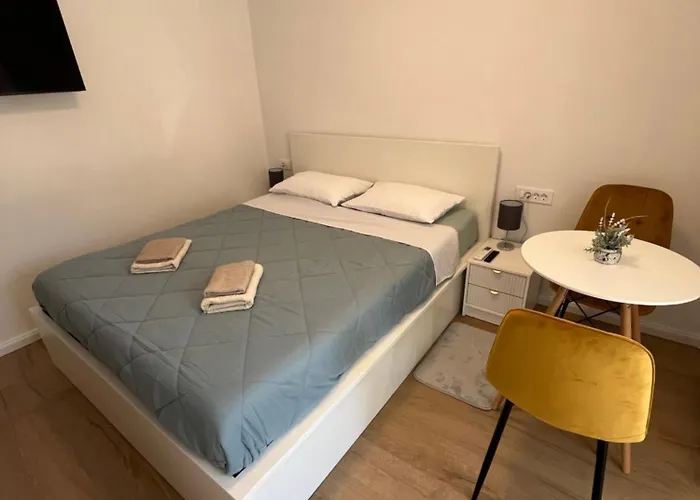 Oasis For Two, 30 Meters From Sea Задар